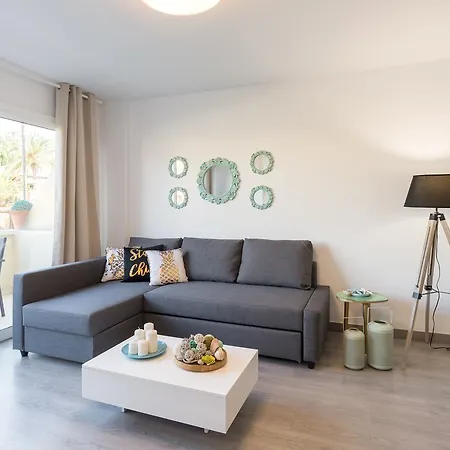 Seaside Apartment *