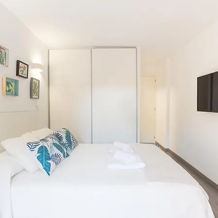 Seaside Apartment *