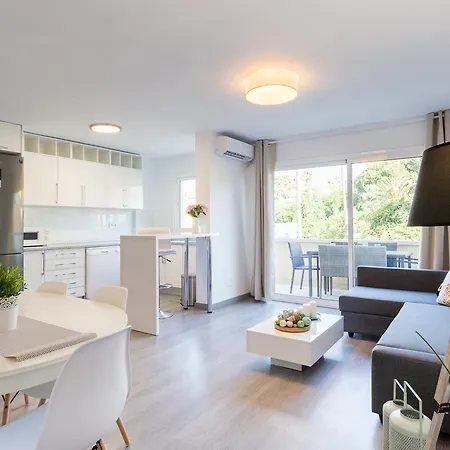 Seaside Apartment *