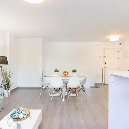 Seaside Apartment *